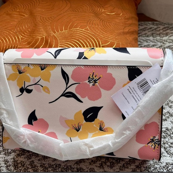 New Kate Spade ♠️ - Picture 2 of 3